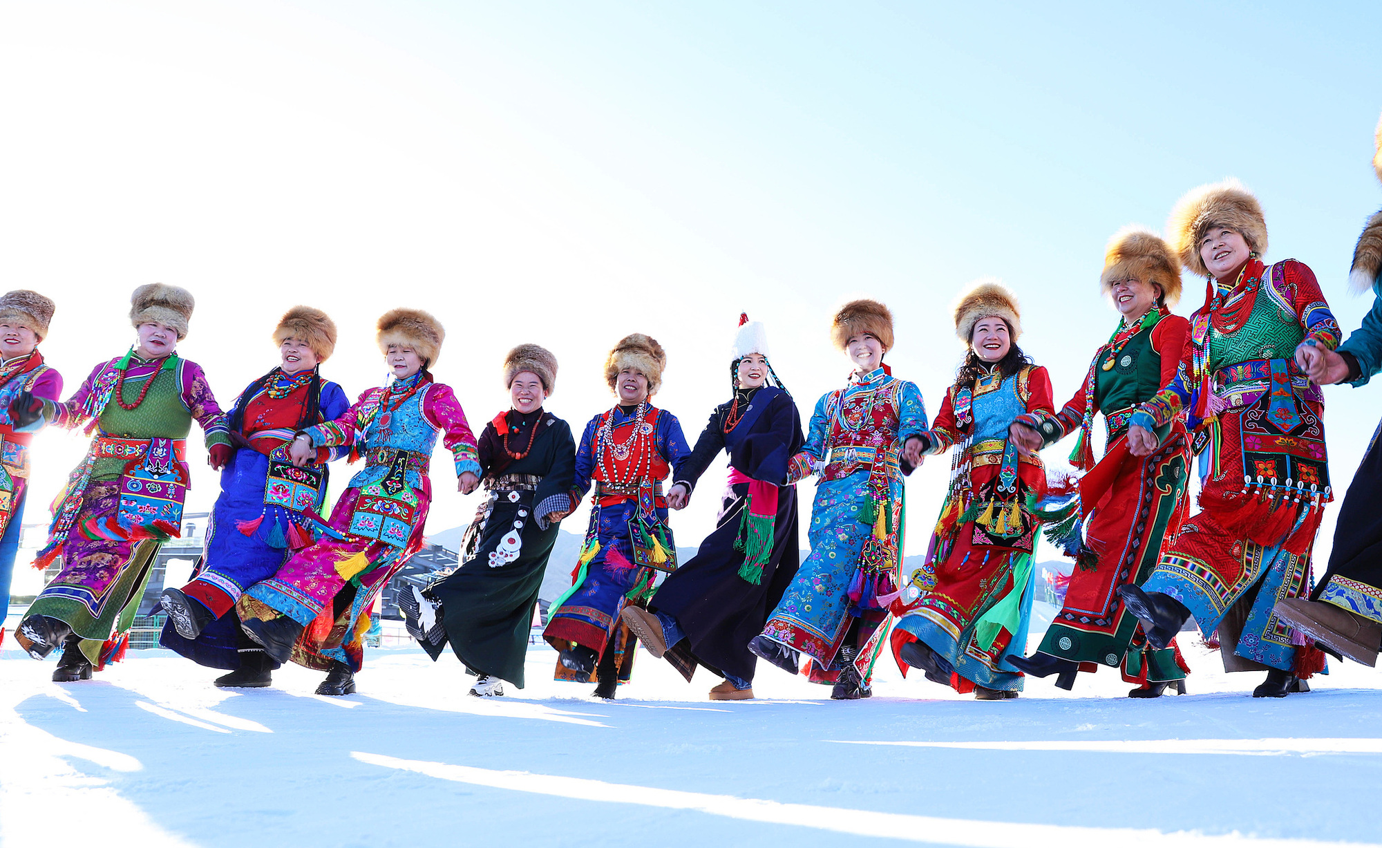 中欧体育app“发展冰雪产业丰富群众冰雪赛事活动”(图2)